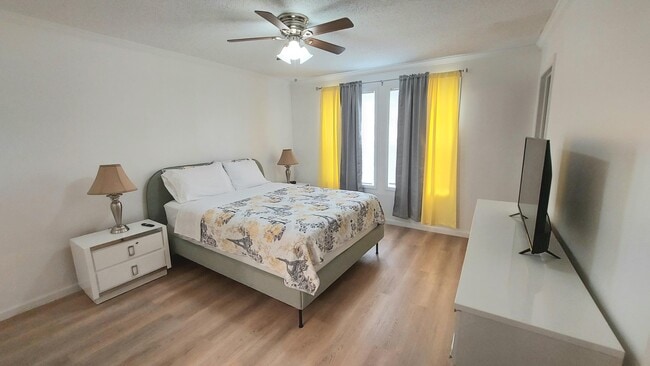 Foto del edificio - 1401 W 9th St