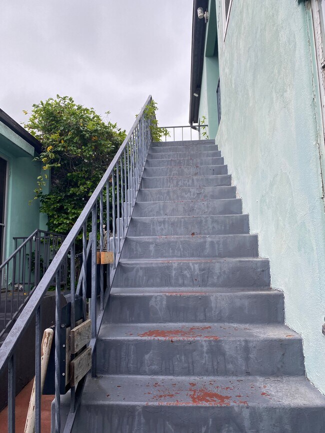 Foto del edificio - 2570 B St