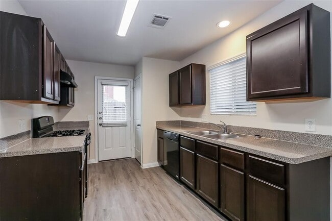 Building Photo - 5531 Amelia Plantation Dr