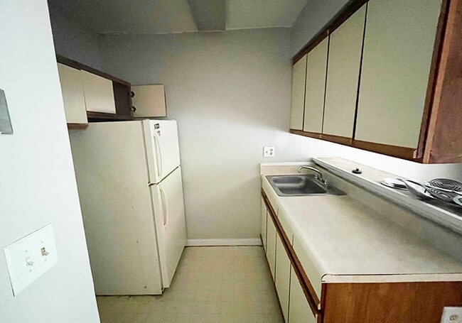 Interior Photo - Clifton Woods