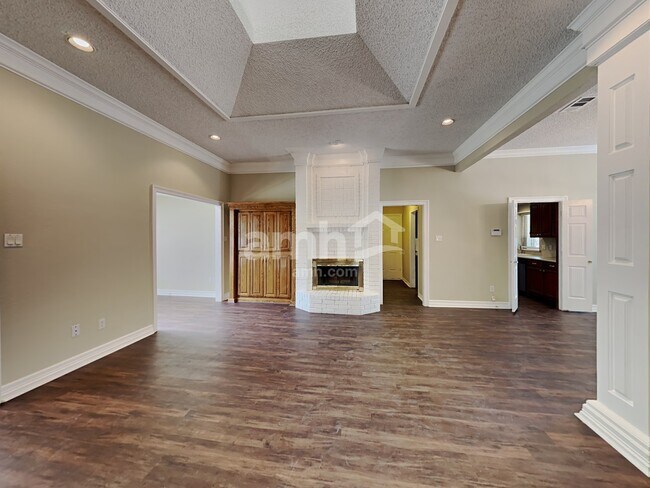 Foto del edificio - 1419 Mosslake Drive