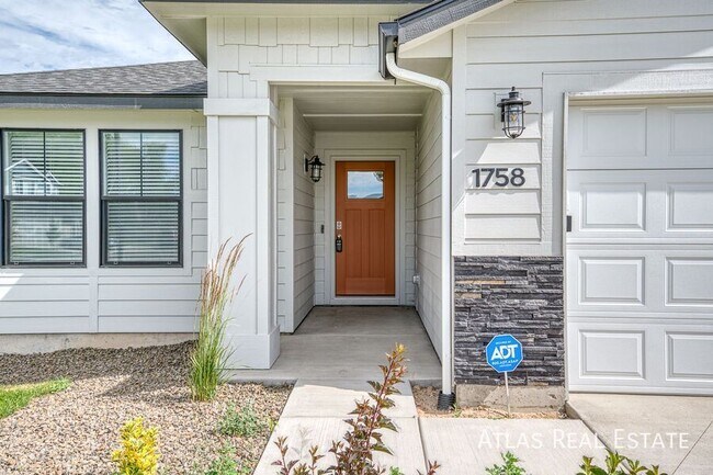 Foto del edificio - 1758 E Eddington St