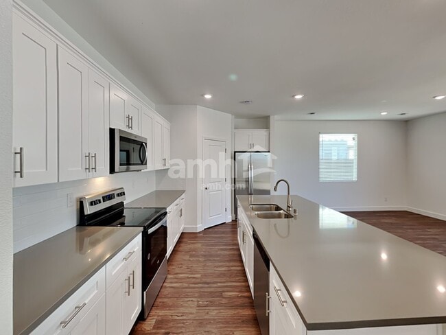 Building Photo - 9138 Liberty Cap Court