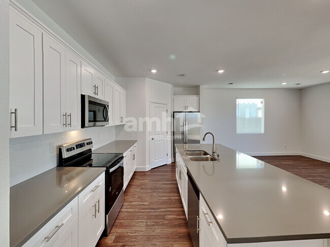Foto del edificio - 9138 Liberty Cap Court