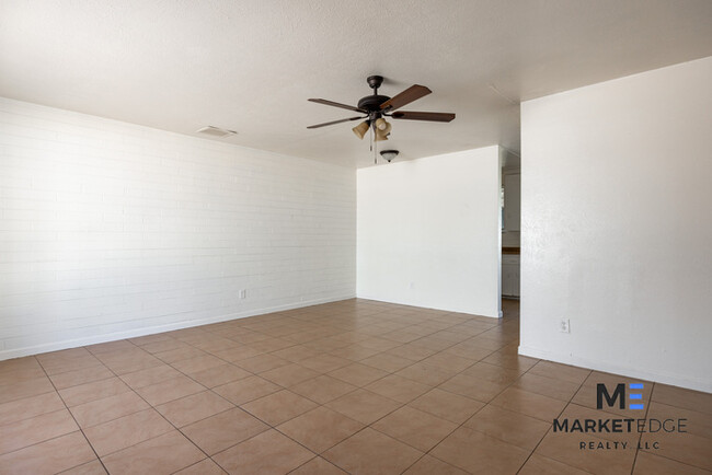 Foto del edificio - 3Bed/2Bath House on 47th/Indian School! $9...