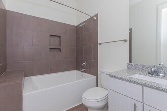 Building Photo - Ivy Point Friendswood