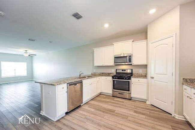 Building Photo - 3030 Jackson Smt