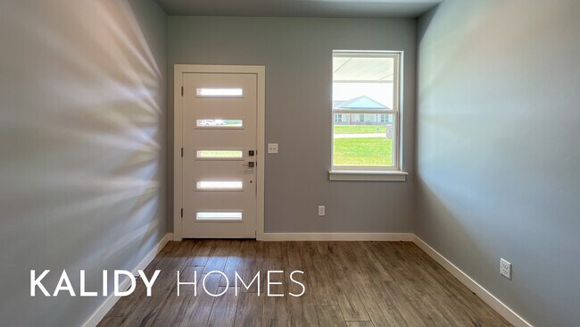 Foto del edificio - 17611 Natalie Ct