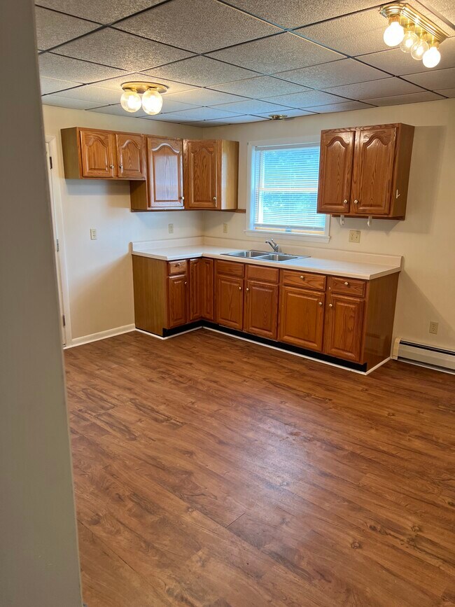 Kitchen - 536 Bow St