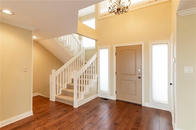 Building Photo - 7186 Las Ventanas Dr