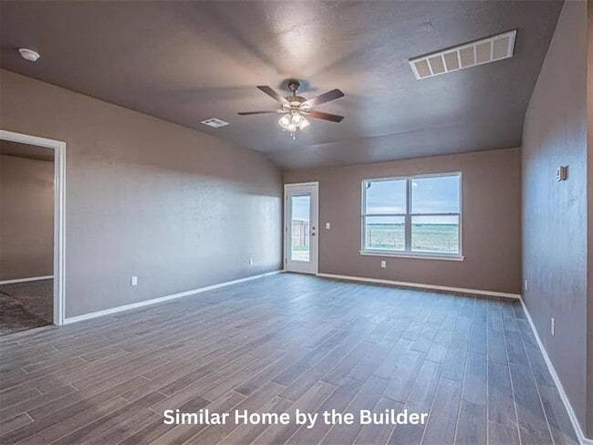 Building Photo - 1620 Highland Loop