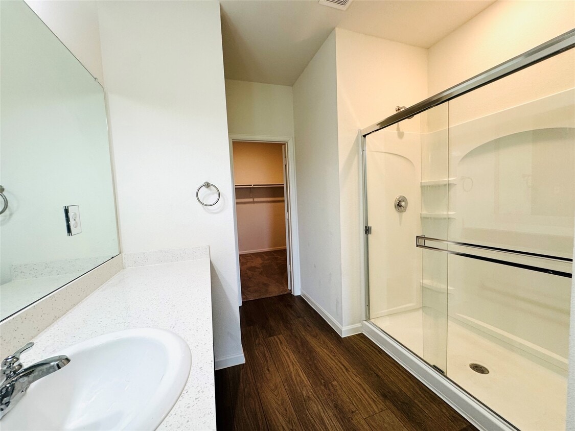 Foto del edificio - 1013 Pitch Pne Ct