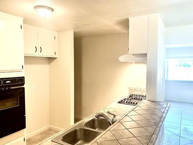 Foto del edificio - 24836 Walnut St