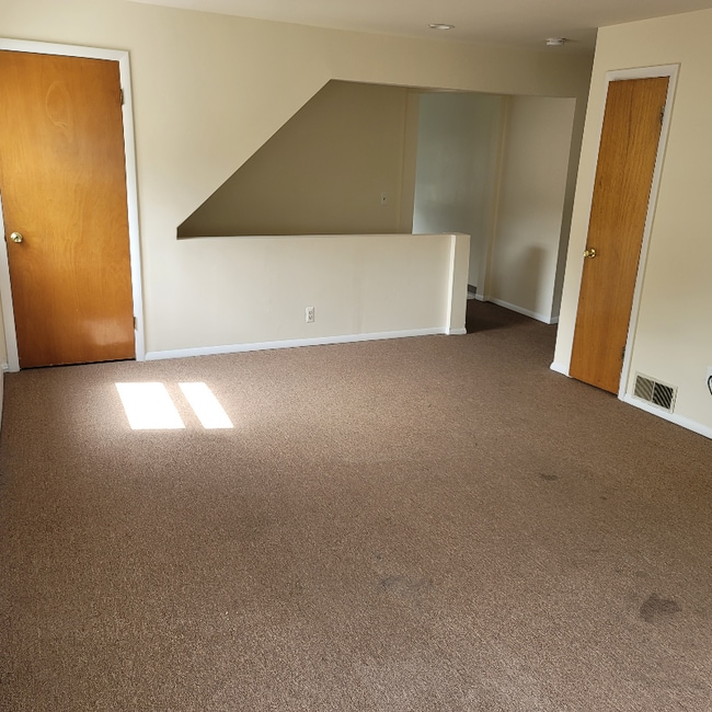 Building Photo - 22 Ryle Ave