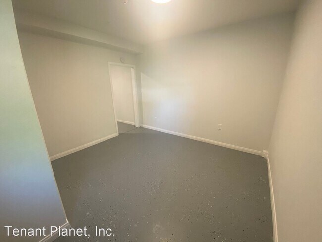 Foto del edificio - 1 br, 1 bath House - 9206-08 Pinkard Lane