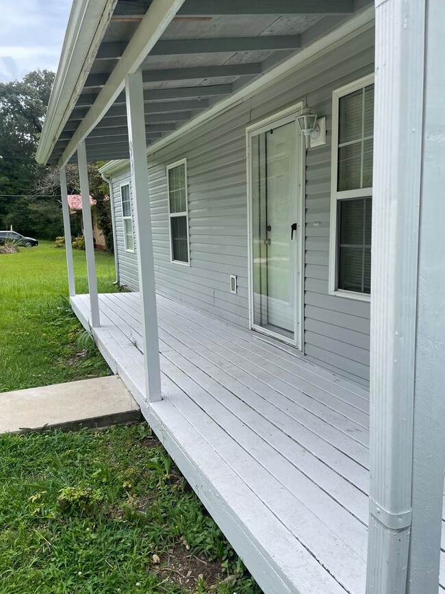 Building Photo - 93 Nunnally Ave
