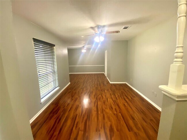 Foto del edificio - 3290 Hunters Glen Dr