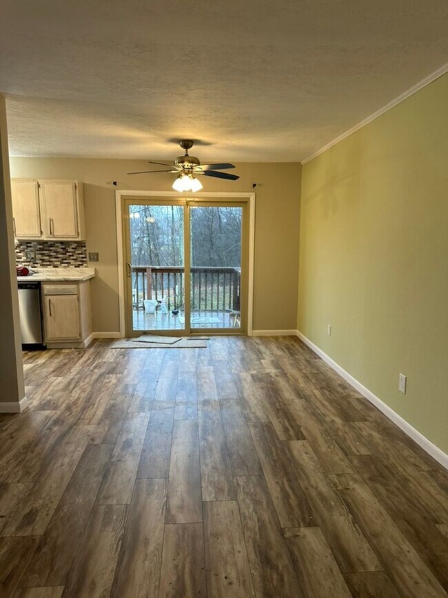 Foto del edificio - Forest Dr