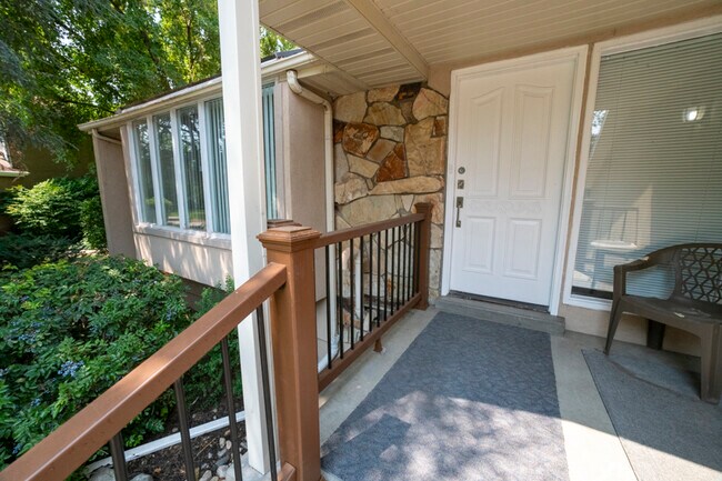 Foto del edificio - 4968 S Spring Run Dr