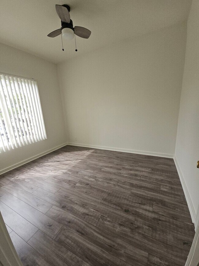 Foto del edificio - Remodeled 2 Bedroom Unit !