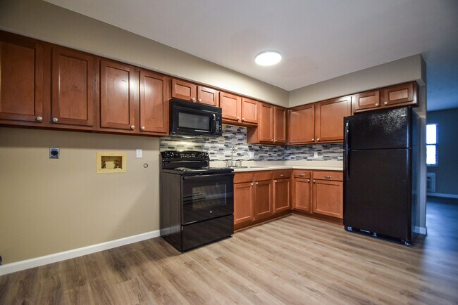Building Photo - 3395 Lilac Ln
