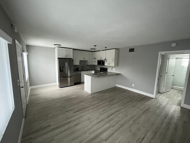 Building Photo - 13940 Anona Heights Dr