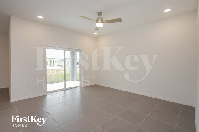 Building Photo - 356 Corbel Ln