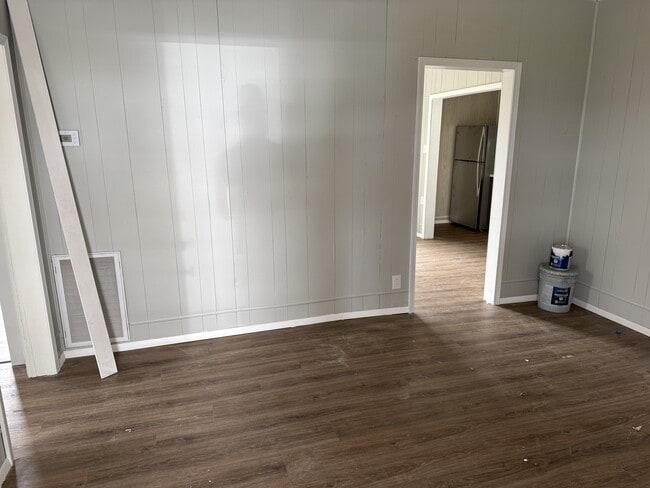 Building Photo - 104 Ball St