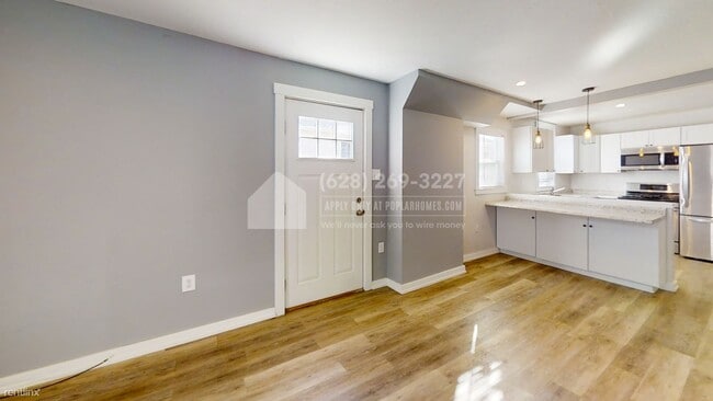Building Photo - 2 br, 1 bath Duplex - 2266 Bacon Street Un...