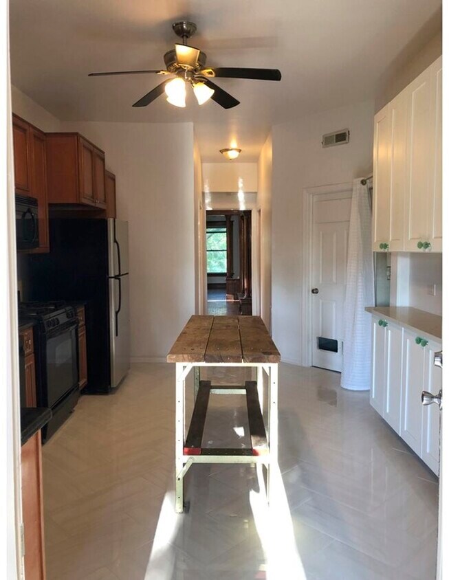 Foto principal - 1227 N Rockwell St