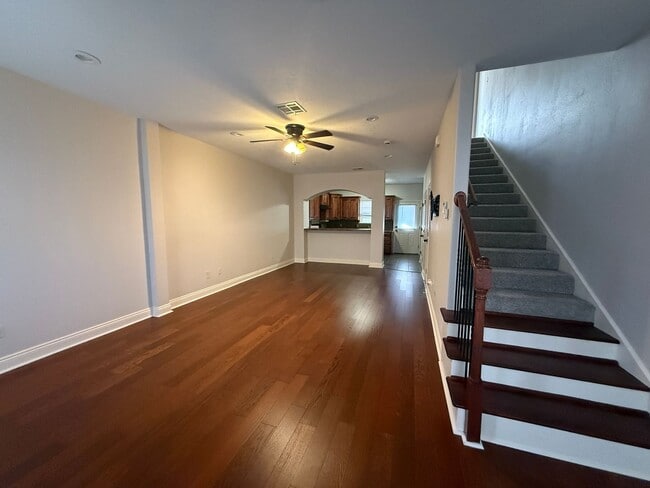 Building Photo - Townhouse For Rent Near MSU
