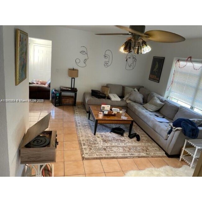 Foto del edificio - 2341 SW 34th Ave