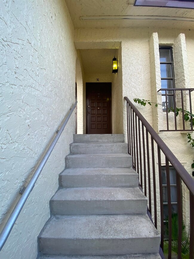 Foto del edificio - 600 Domenico Cir