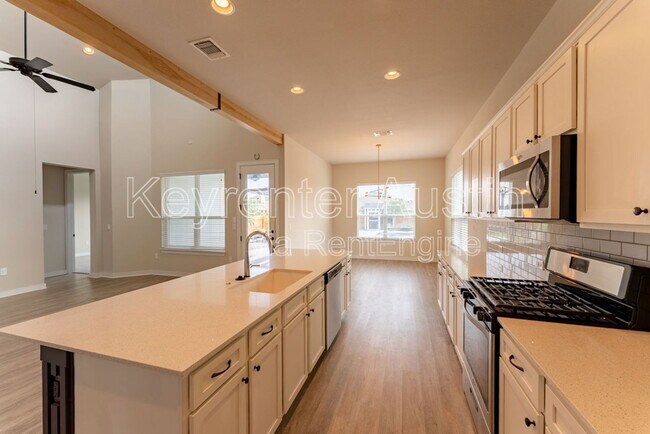 Foto del edificio - 6812 Cardinal Bloom Loop
