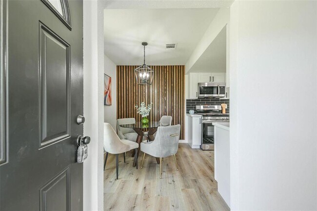 Building Photo - 11911 Rhinebeck Dr