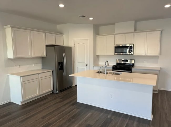 Building Photo - 4968 Pismo Ray Dr