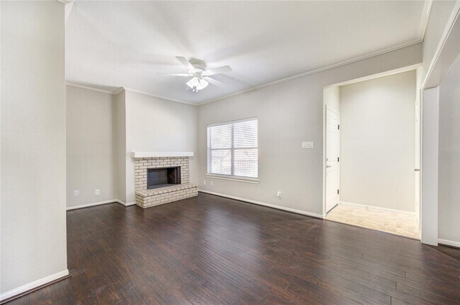 Building Photo - 726 Bering Dr