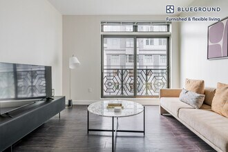 Building Photo - 449 Canal St