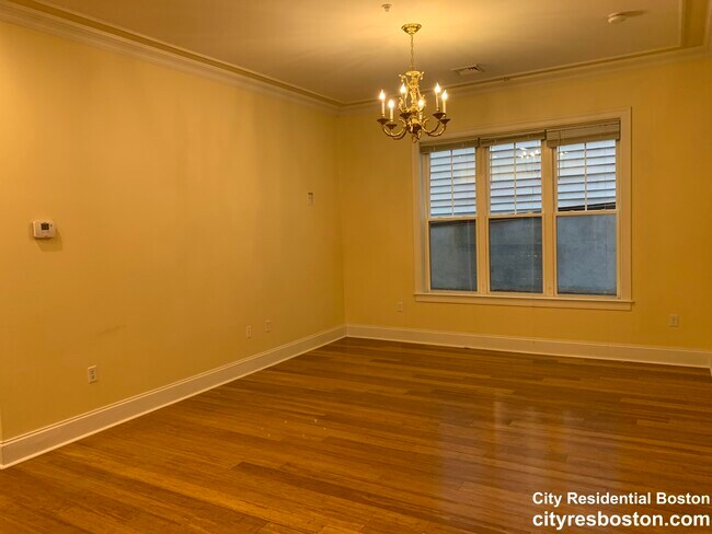 Foto del edificio - 396 W Broadway