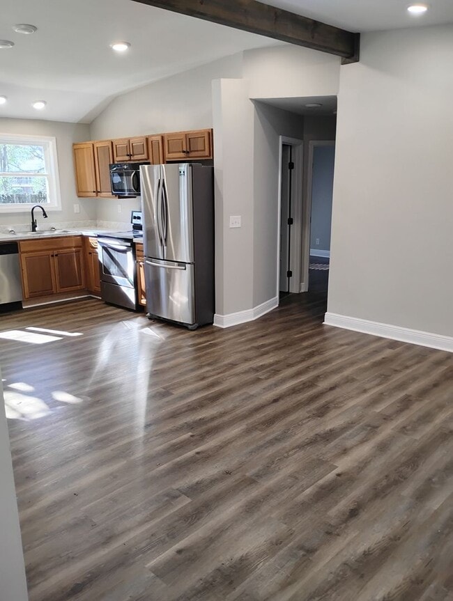 Building Photo - Short-Term Luxury Living in Tuscaloosa