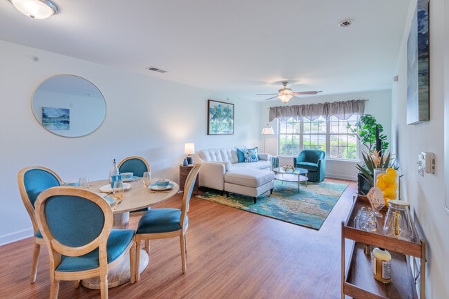 Building Photo - Parcstone Apartments