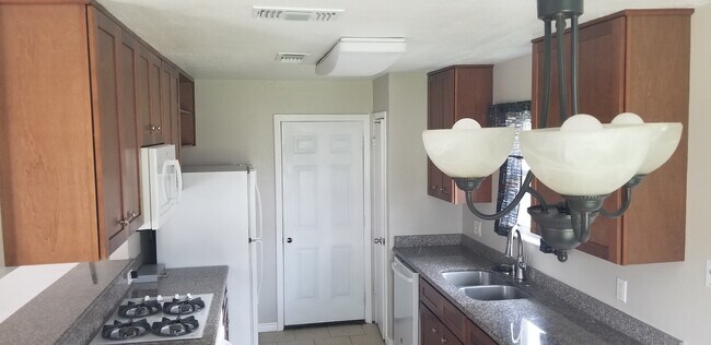 Photo - 4433 College Park Dr House