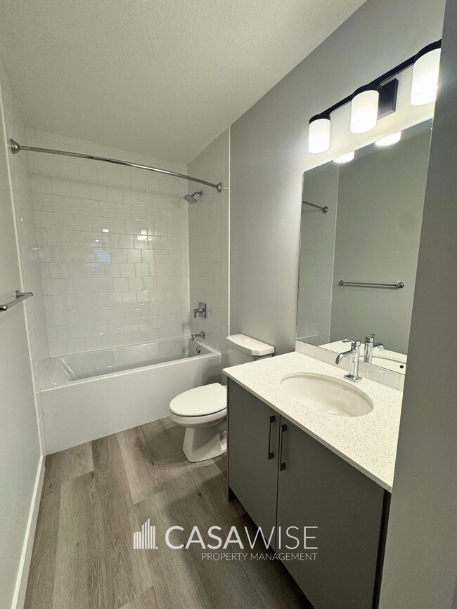 Photo du bâtiment - 8027 Cedric Mah Rd