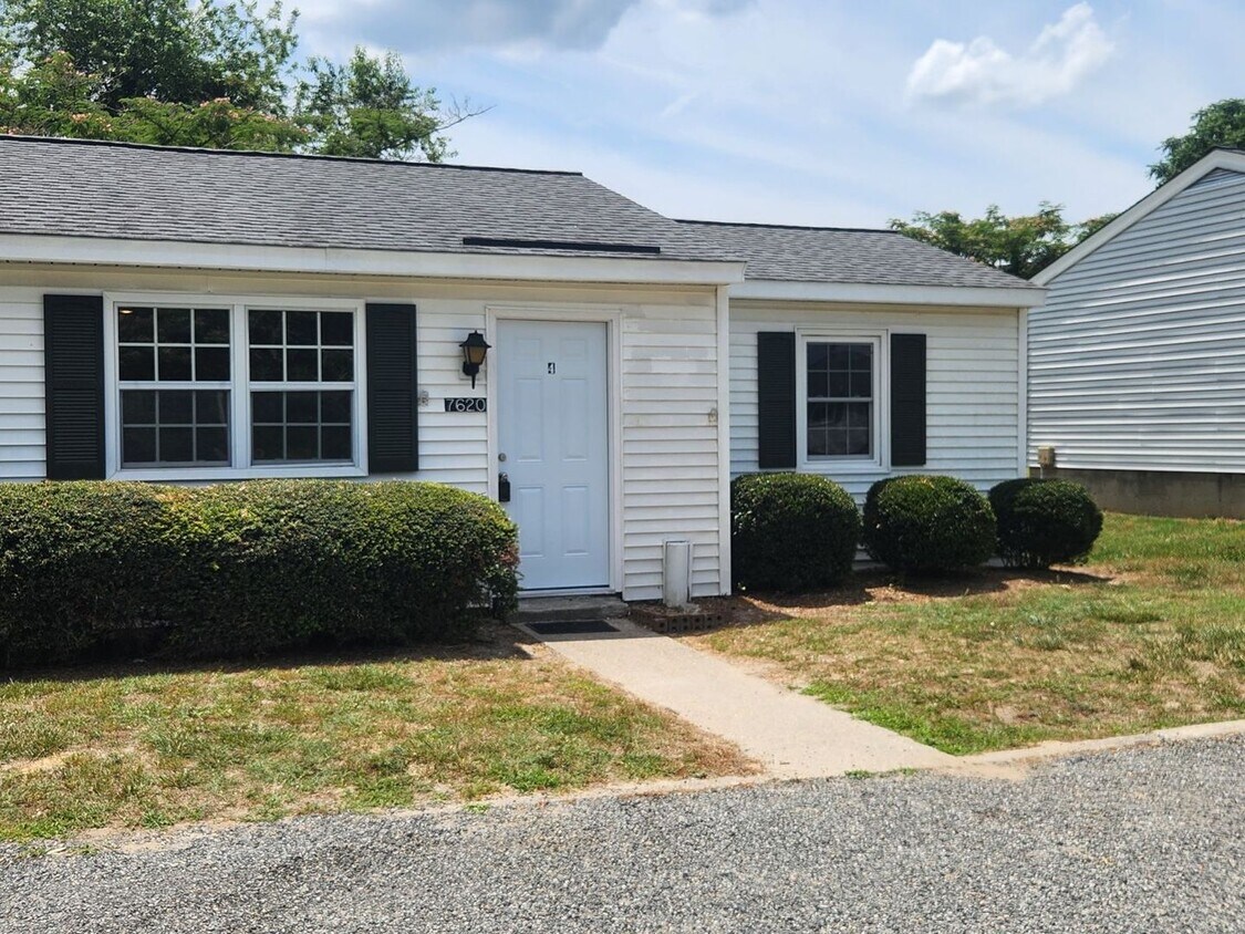 Foto principal - 7620 Bellehaven Drive (Unit 4)