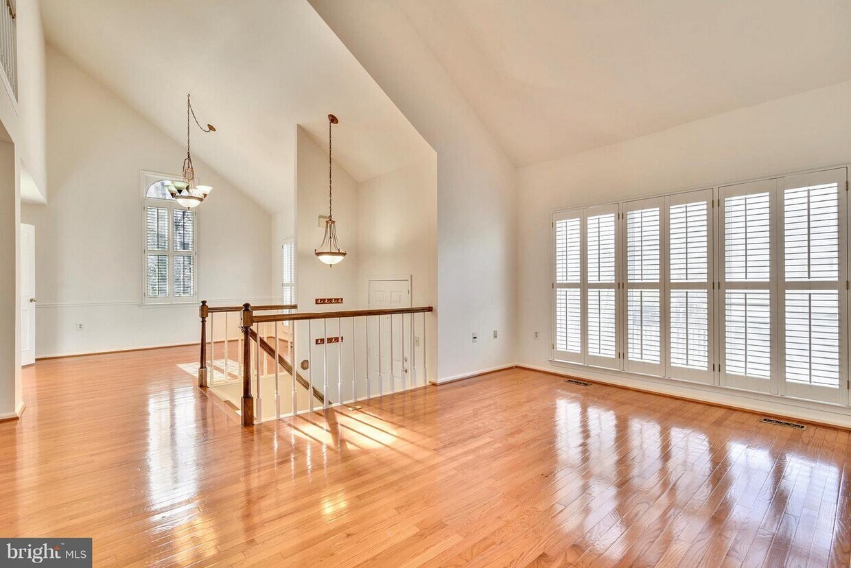 3023 Oakton Meadows Ct, Oakton, VA 22124 Townhome Rentals in Oakton