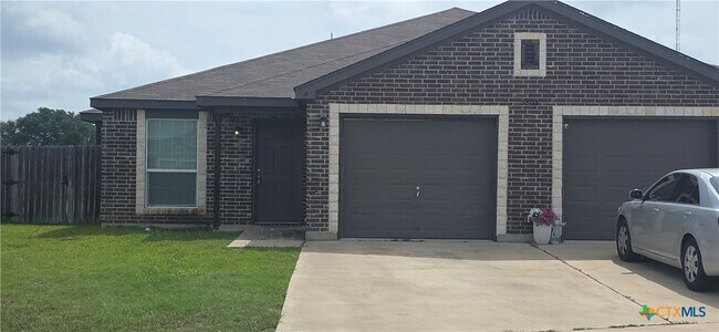 Building Photo - 5803 Lariat Ct