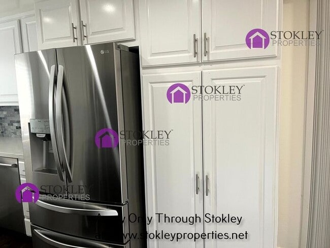 Building Photo - 2250 Gladwin Dr