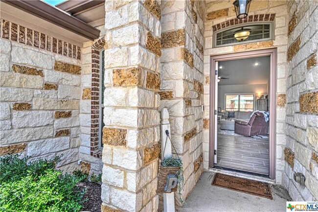 Building Photo - 8201 Salt Mill Hollow Dr
