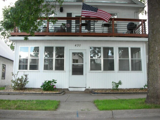 Building Photo - 430 Fillmore St NE