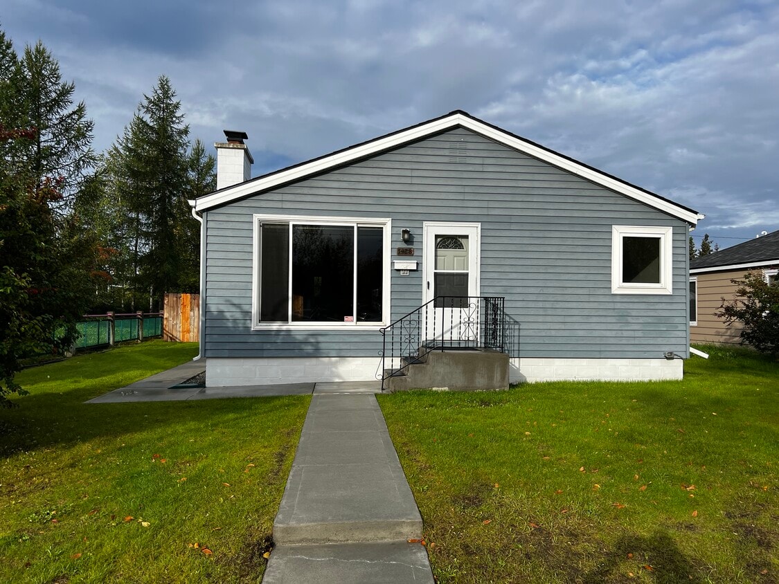 Primary Photo - 1428 Latouche St
